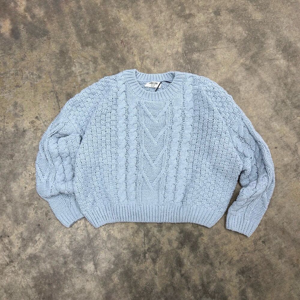 Double Zero Dusty Light Blue Chunky Cable Knit Sweater Large